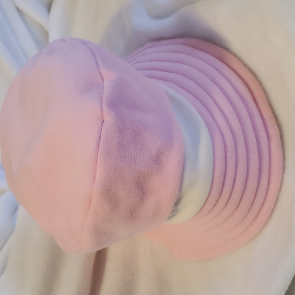 Soft Velour Woman Daisy Reversible Bucket Hat - Picture 3 of 9